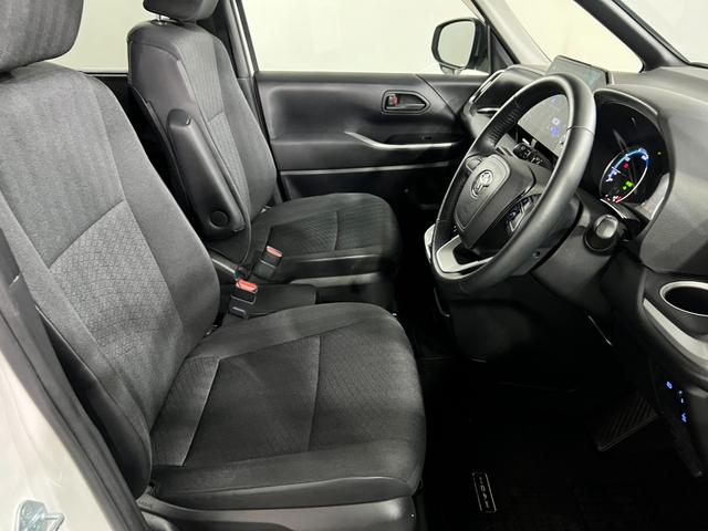 ノアハイブリッドＧ　走行１８３９０キロ／４ＷＤ／ナビ／Ｂカメラ一年保証・走行距離無制限　フルセグナビ　Ｂｌｕｅｔｏｏｔｈ　バックカメラ　ＥＴＣ　オートライト　ＬＥＤヘッドライト　両側電動スライドドア（埼玉県）の中古車