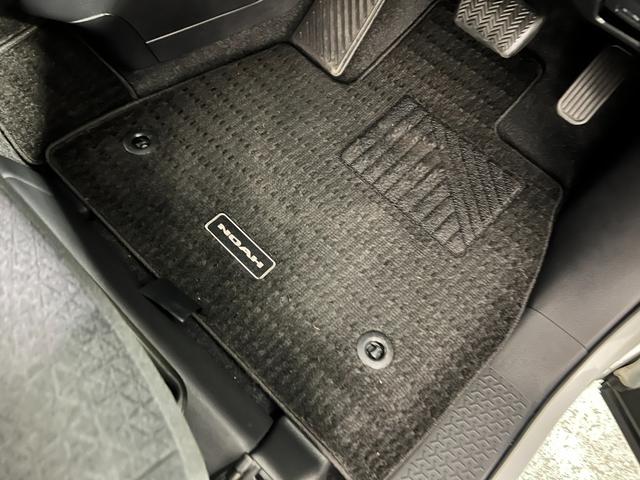 ノアハイブリッドＧ　走行１８３９０キロ／４ＷＤ／ナビ／Ｂカメラ一年保証・走行距離無制限　フルセグナビ　Ｂｌｕｅｔｏｏｔｈ　バックカメラ　ＥＴＣ　オートライト　ＬＥＤヘッドライト　両側電動スライドドア（埼玉県）の中古車