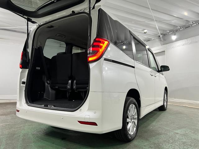 ノアハイブリッドＧ　走行１８３９０キロ／４ＷＤ／ナビ／Ｂカメラ一年保証・走行距離無制限　フルセグナビ　Ｂｌｕｅｔｏｏｔｈ　バックカメラ　ＥＴＣ　オートライト　ＬＥＤヘッドライト　両側電動スライドドア（埼玉県）の中古車