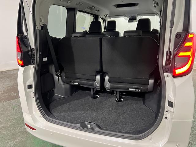 ノアハイブリッドＧ　走行１８３９０キロ／４ＷＤ／ナビ／Ｂカメラ一年保証・走行距離無制限　フルセグナビ　Ｂｌｕｅｔｏｏｔｈ　バックカメラ　ＥＴＣ　オートライト　ＬＥＤヘッドライト　両側電動スライドドア（埼玉県）の中古車