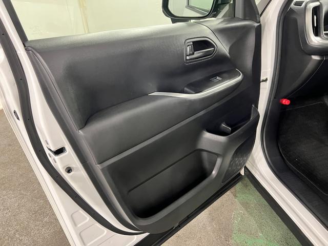 ノアハイブリッドＧ　走行１８３９０キロ／４ＷＤ／ナビ／Ｂカメラ一年保証・走行距離無制限　フルセグナビ　Ｂｌｕｅｔｏｏｔｈ　バックカメラ　ＥＴＣ　オートライト　ＬＥＤヘッドライト　両側電動スライドドア（埼玉県）の中古車