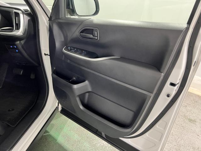 ノアハイブリッドＧ　走行１８３９０キロ／４ＷＤ／ナビ／Ｂカメラ一年保証・走行距離無制限　フルセグナビ　Ｂｌｕｅｔｏｏｔｈ　バックカメラ　ＥＴＣ　オートライト　ＬＥＤヘッドライト　両側電動スライドドア（埼玉県）の中古車