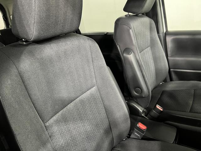 ノアハイブリッドＧ　走行１８３９０キロ／４ＷＤ／ナビ／Ｂカメラ一年保証・走行距離無制限　フルセグナビ　Ｂｌｕｅｔｏｏｔｈ　バックカメラ　ＥＴＣ　オートライト　ＬＥＤヘッドライト　両側電動スライドドア（埼玉県）の中古車