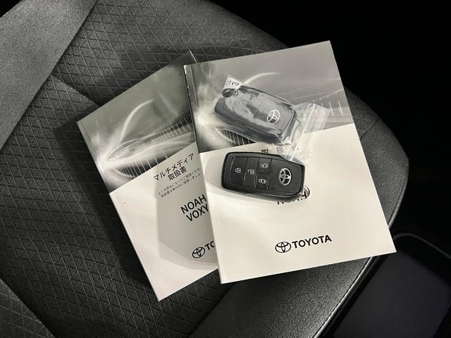 ノアハイブリッドＧ　走行１８３９０キロ／４ＷＤ／ナビ／Ｂカメラ一年保証・走行距離無制限　フルセグナビ　Ｂｌｕｅｔｏｏｔｈ　バックカメラ　ＥＴＣ　オートライト　ＬＥＤヘッドライト　両側電動スライドドア（埼玉県）の中古車
