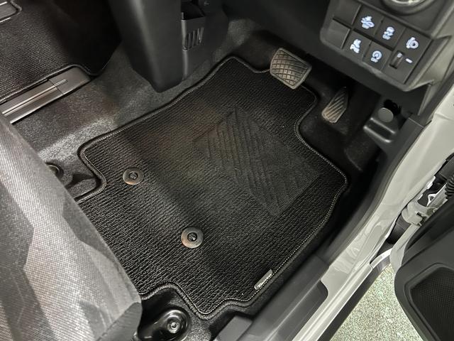 タントファンクロスターボリミテッド　走行７１９５キロ／２トーン白黒１年保証・走行距離無制限　サイドエアバック　クリアランスソナー　オートマチックハイビーム　オートライト　ＬＥＤヘッドライト　ベンチシート　シートヒーター　両側電動スライドドア（埼玉県）の中古車