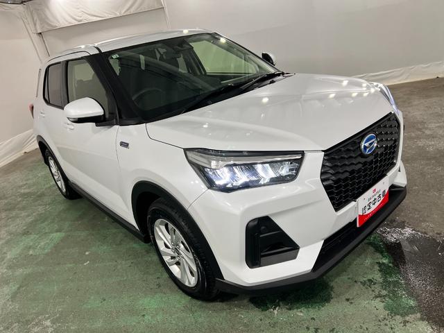 ロッキーＸ　ＨＥＶ　走行２５６３キロ／ＬＥＤヘッドランプ／マット１年保証距離無制限　走行距離２５６３キロ　純正マット　サイドエアバッグ　ＬＥＤヘッドランプ　電動パーキングブレーキ　オート格納式ドアミラー（埼玉県）の中古車