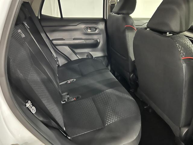ロッキーＸ　ＨＥＶ　走行２５６３キロ／ＬＥＤヘッドランプ／マット１年保証距離無制限　走行距離２５６３キロ　純正マット　サイドエアバッグ　ＬＥＤヘッドランプ　電動パーキングブレーキ　オート格納式ドアミラー（埼玉県）の中古車