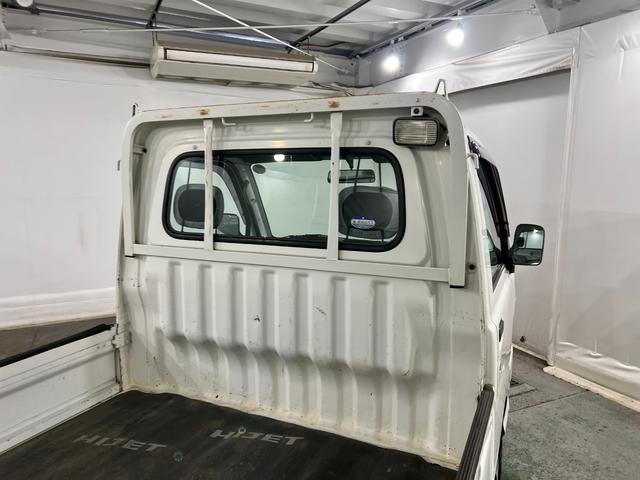 ハイゼットトラックスペシャル　農用パック　走行３５５７７キロ／４ＷＤ／５速ＭＴ一年保証・走行距離無制限　助手席エアバック　純正カーペットマット　キズ　凹み　シート破れ　４ＷＤ　５速マニュアル　ＡＭＦＭラジオ（埼玉県）の中古車