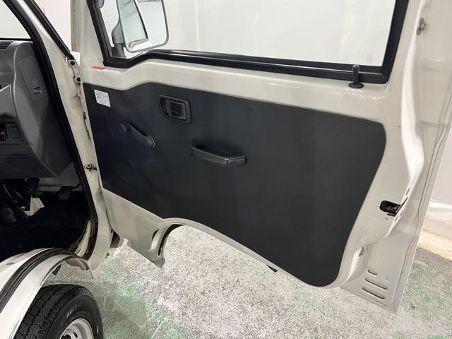 ハイゼットトラックスペシャル　農用パック　走行３５５７７キロ／４ＷＤ／５速ＭＴ一年保証・走行距離無制限　助手席エアバック　純正カーペットマット　キズ　凹み　シート破れ　４ＷＤ　５速マニュアル　ＡＭＦＭラジオ（埼玉県）の中古車