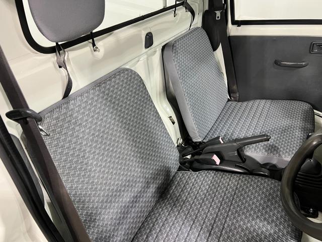 ハイゼットトラックスペシャル　農用パック　走行３５５７７キロ／４ＷＤ／５速ＭＴ一年保証・走行距離無制限　助手席エアバック　純正カーペットマット　キズ　凹み　シート破れ　４ＷＤ　５速マニュアル　ＡＭＦＭラジオ（埼玉県）の中古車
