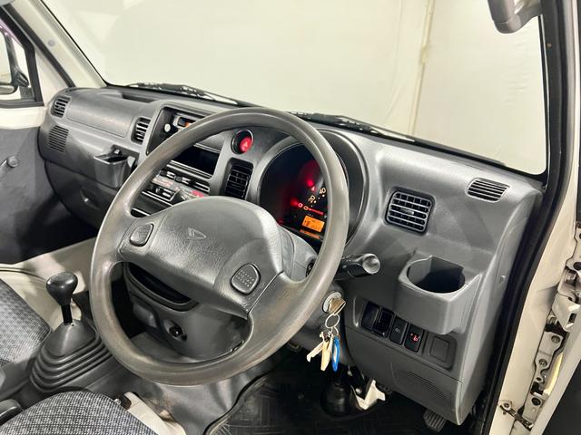 ハイゼットトラックスペシャル　農用パック　走行３５５７７キロ／４ＷＤ／５速ＭＴ一年保証・走行距離無制限　助手席エアバック　純正カーペットマット　キズ　凹み　シート破れ　４ＷＤ　５速マニュアル　ＡＭＦＭラジオ（埼玉県）の中古車