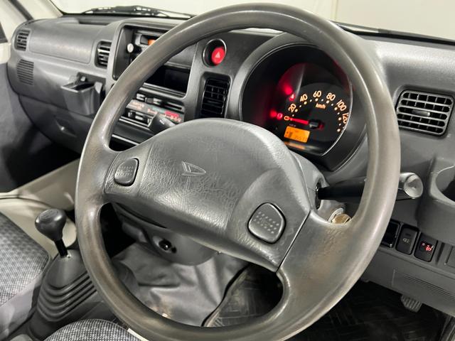 ハイゼットトラックスペシャル　農用パック　走行３５５７７キロ／４ＷＤ／５速ＭＴ一年保証・走行距離無制限　助手席エアバック　純正カーペットマット　キズ　凹み　シート破れ　４ＷＤ　５速マニュアル　ＡＭＦＭラジオ（埼玉県）の中古車