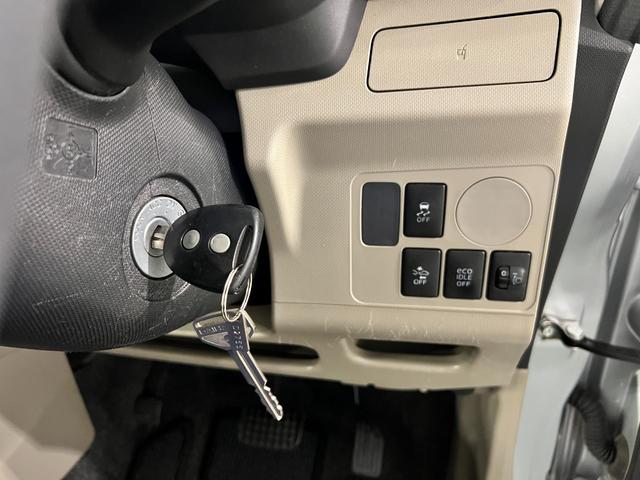 ムーヴＬ　ＳＡ　走行１０７８３８キロ／４ＷＤ／ルーフ色あせ一年保証・走行距離無制限　４ＷＤ　助手席エアバック　純正カーペットマット　アイドリングストップ　ベンチシート　キーレス　ＣＤチューナー（埼玉県）の中古車