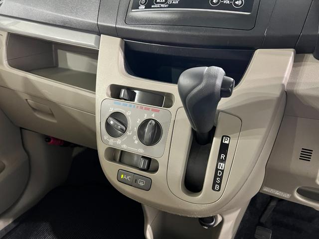 ムーヴＬ　ＳＡ　走行１０７８３８キロ／４ＷＤ／ルーフ色あせ一年保証・走行距離無制限　４ＷＤ　助手席エアバック　純正カーペットマット　アイドリングストップ　ベンチシート　キーレス　ＣＤチューナー（埼玉県）の中古車