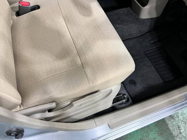 ムーヴＬ　ＳＡ　走行１０７８３８キロ／４ＷＤ／ルーフ色あせ一年保証・走行距離無制限　４ＷＤ　助手席エアバック　純正カーペットマット　アイドリングストップ　ベンチシート　キーレス　ＣＤチューナー（埼玉県）の中古車