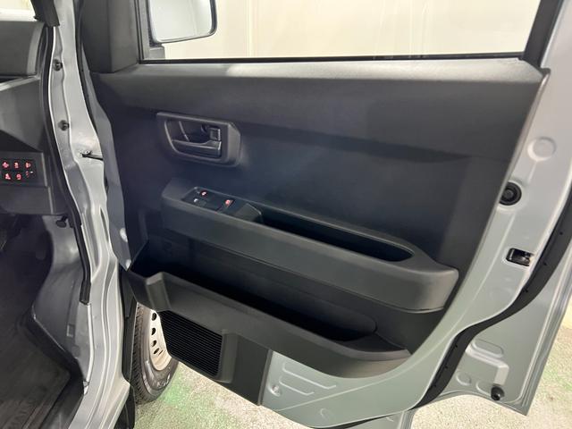 ハイゼットカーゴＤＸ　走行４２４３キロ／クリアランスソナー一年保証・走行距離無制限　　助手席エアバック　オートライト　オートマチックハイビーム　クリアランスソナー　アイドリングストップ（埼玉県）の中古車
