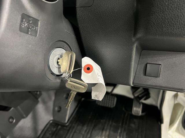 ハイゼットトラックスタンダード 走行1690キロ/オートライト/純正マット1年保証距離無制限 走行距離1690キロ 純正フロアマット 助手席エアバック クリアランスソナー オートライト アイドリングストップ(埼玉県)の中古車