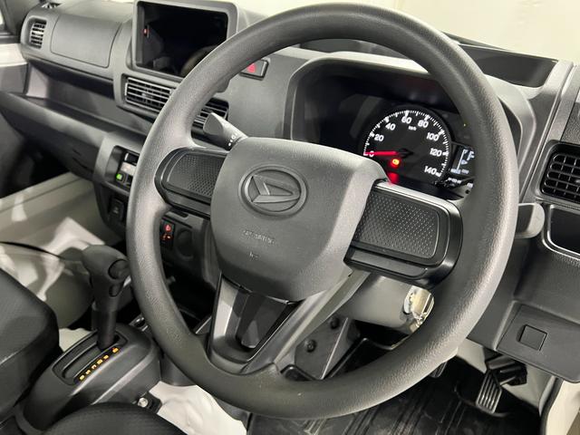 ハイゼットトラックスタンダード 走行1690キロ/オートライト/純正マット1年保証距離無制限 走行距離1690キロ 純正フロアマット 助手席エアバック クリアランスソナー オートライト アイドリングストップ(埼玉県)の中古車