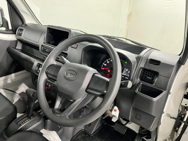 ハイゼットトラックスタンダード 走行1690キロ/オートライト/純正マット1年保証距離無制限 走行距離1690キロ 純正フロアマット 助手席エアバック クリアランスソナー オートライト アイドリングストップ(埼玉県)の中古車