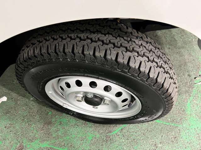 ハイゼットトラックスタンダード 走行1690キロ/オートライト/純正マット1年保証距離無制限 走行距離1690キロ 純正フロアマット 助手席エアバック クリアランスソナー オートライト アイドリングストップ(埼玉県)の中古車