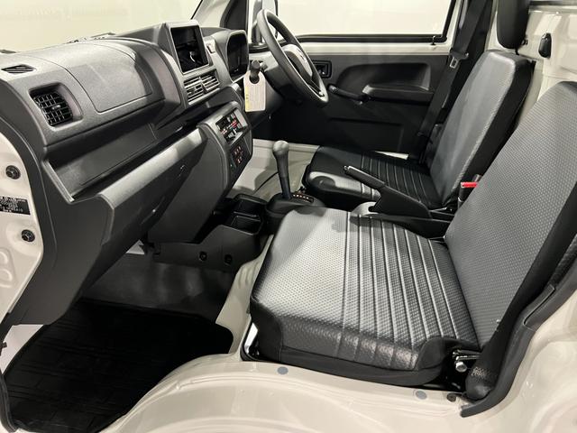 ハイゼットトラックスタンダード 走行1690キロ/オートライト/純正マット1年保証距離無制限 走行距離1690キロ 純正フロアマット 助手席エアバック クリアランスソナー オートライト アイドリングストップ(埼玉県)の中古車