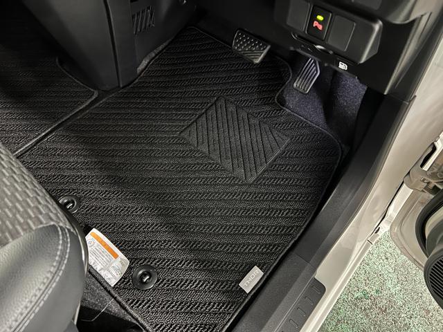 トールカスタムG ターボ 走行8298キロ/ディスプレイオーディオ1年保証距離無制限 走行距離8298キロ 純正ディスプレイオーディオ パノラマモニター ブルートゥース 純正マット LEDヘッドランプ アイドリングストップ シートヒーター 両側電動スライドドア(埼玉県)の中古車