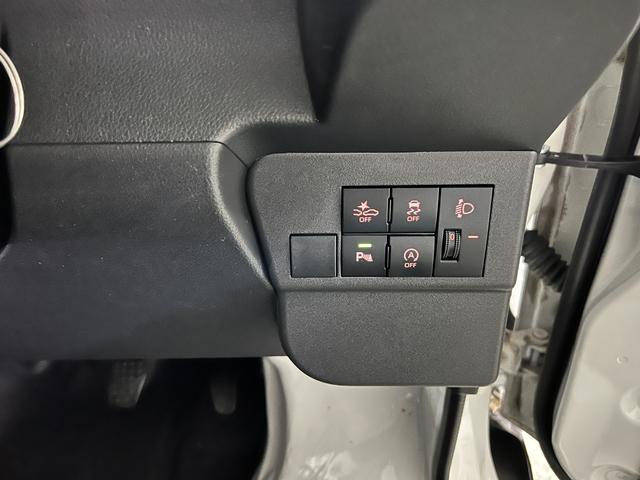 ハイゼットカーゴＤＸ　走行９２６１キロ／タイヤ４本交換／クリアランスソナー一年保証・走行距離無制限　助手席エアバック　クリアランスソナー　オートマチックハイビーム　オートライト　アイドリングストップ（埼玉県）の中古車