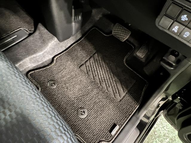タントカスタムＲＳリミテッド　走行３０５９キロ／展示／試乗車１年保証・走行距離無制限　サイドエアバック　クリアランスソナー　オートマチックハイビーム　オートライト　ＬＥＤヘッドライト　ベンチシート　シートヒーター　両側電動スライドドア（埼玉県）の中古車