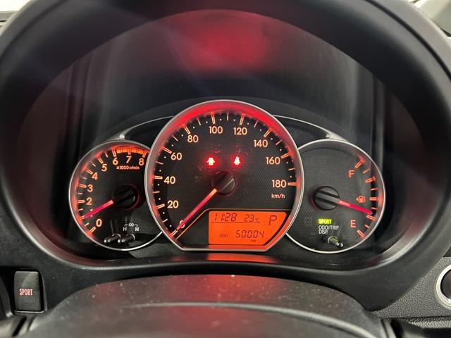 ラクティスG 車検整備付/走行50004キロ/CDチューナー/1年保証距離無制限 走行距離50004キロ CDチューナー 純正マット 助手席エアバッグ オートライト クルコン プッシュボタンスタート 電動格納式ドアミラー(埼玉県)の中古車