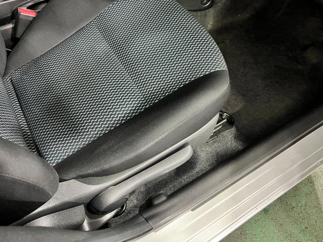ノートX 走行81727キロ/フルセグナビ/全周囲カメラ1年保証距離無制限 走行距離81727キロ フルセグナビ 全周囲カメラ ブルートゥース 純正マット 助手席エアバッグ オートライト(埼玉県)の中古車