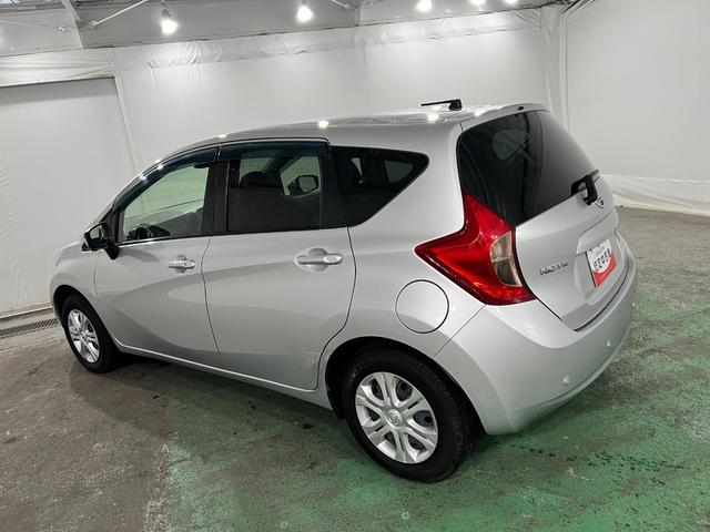 ノートX 走行81727キロ/フルセグナビ/全周囲カメラ1年保証距離無制限 走行距離81727キロ フルセグナビ 全周囲カメラ ブルートゥース 純正マット 助手席エアバッグ オートライト(埼玉県)の中古車