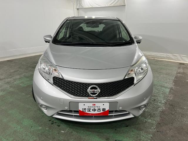 ノートX 走行81727キロ/フルセグナビ/全周囲カメラ1年保証距離無制限 走行距離81727キロ フルセグナビ 全周囲カメラ ブルートゥース 純正マット 助手席エアバッグ オートライト(埼玉県)の中古車