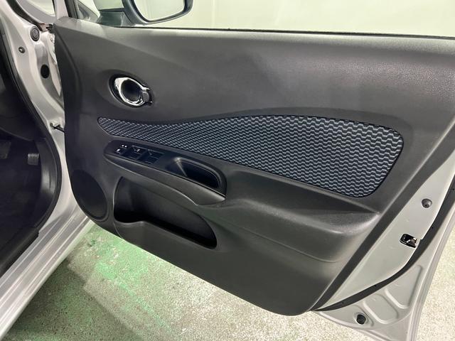 ノートX 走行81727キロ/フルセグナビ/全周囲カメラ1年保証距離無制限 走行距離81727キロ フルセグナビ 全周囲カメラ ブルートゥース 純正マット 助手席エアバッグ オートライト(埼玉県)の中古車