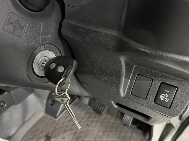 ハイゼットトラックEXT 4WD/車検整備付/走行1933キロ/CDチューナー1年保証距離無制限 走行距離1933キロ 4WD 車検整備付 CDチューナー 純正フロアマット 荷台作業灯 マニュアルエアコン(埼玉県)の中古車