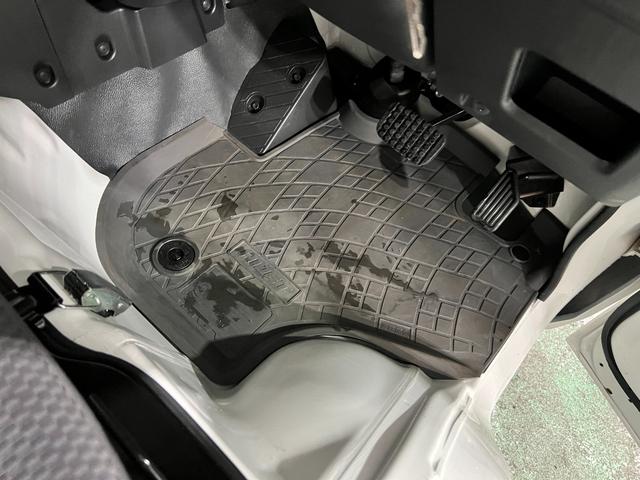 ハイゼットトラックEXT 4WD/車検整備付/走行1933キロ/CDチューナー1年保証距離無制限 走行距離1933キロ 4WD 車検整備付 CDチューナー 純正フロアマット 荷台作業灯 マニュアルエアコン(埼玉県)の中古車