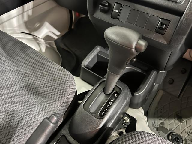 ハイゼットトラックEXT 4WD/車検整備付/走行1933キロ/CDチューナー1年保証距離無制限 走行距離1933キロ 4WD 車検整備付 CDチューナー 純正フロアマット 荷台作業灯 マニュアルエアコン(埼玉県)の中古車