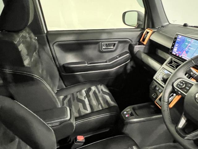 タフトGターボ クロムベンチャー 4WD/走行16675キロ/ナビ1年保証距離無制限 走行距離16675キロ 純正フルセグナビ バックカメラ ドラレコ 純正マット サイドエアバッグ LEDヘッドランプ アイドリングストップ シートヒーター(埼玉県)の中古車