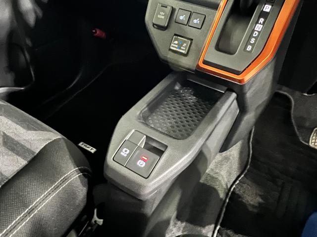 タフトGターボ クロムベンチャー 4WD/走行16675キロ/ナビ1年保証距離無制限 走行距離16675キロ 純正フルセグナビ バックカメラ ドラレコ 純正マット サイドエアバッグ LEDヘッドランプ アイドリングストップ シートヒーター(埼玉県)の中古車