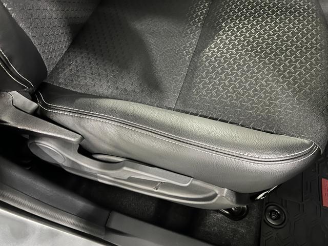 ロッキープレミアム　雹害／車検整備付／走行４３２８９キロ／９型ナビ純正フルセグナビ　パノラマモニター　ドラレコ　純正マット　サイドエアバッグ　ＬＥＤヘッドランプ　アイドリングストップ　シートヒーター　キーフリー　１年保証距離無制限　走行距離４３２８９キロ（東京都）の中古車