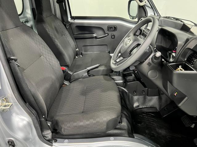 ハイゼットトラックジャンボエクストラ　車検整備付／走行２６８８０キロ／純正ナビ１年保証距離無制限　走行距離２６８８０キロ　純正フルセグナビ　ブルートゥース　ドラレコ　純正マット　クリアランスソナー　オートライト　ＬＥＤヘッドランプ　アイドリングストップ　大型ＬＥＤ荷台作業灯（埼玉県）の中古車