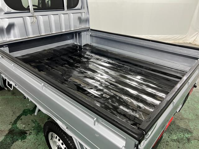 ハイゼットトラックジャンボエクストラ　車検整備付／走行２６８８０キロ／純正ナビ１年保証距離無制限　走行距離２６８８０キロ　純正フルセグナビ　ブルートゥース　ドラレコ　純正マット　クリアランスソナー　オートライト　ＬＥＤヘッドランプ　アイドリングストップ　大型ＬＥＤ荷台作業灯（埼玉県）の中古車
