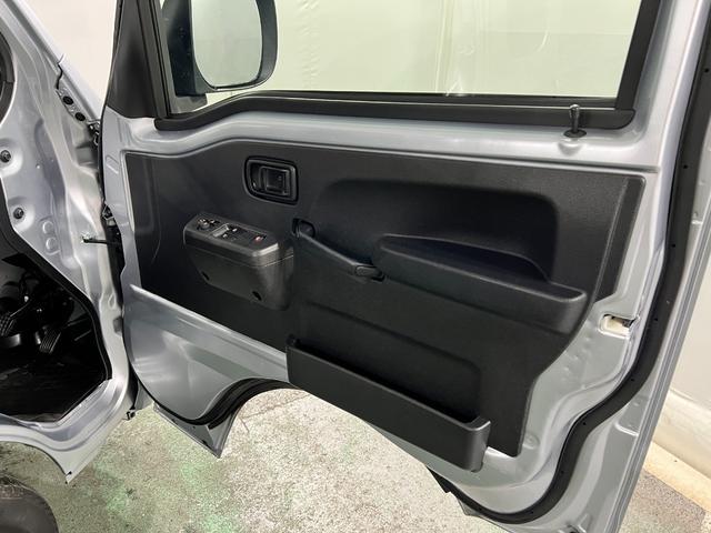 ハイゼットトラックジャンボエクストラ　車検整備付／走行２６８８０キロ／純正ナビ１年保証距離無制限　走行距離２６８８０キロ　純正フルセグナビ　ブルートゥース　ドラレコ　純正マット　クリアランスソナー　オートライト　ＬＥＤヘッドランプ　アイドリングストップ　大型ＬＥＤ荷台作業灯（埼玉県）の中古車