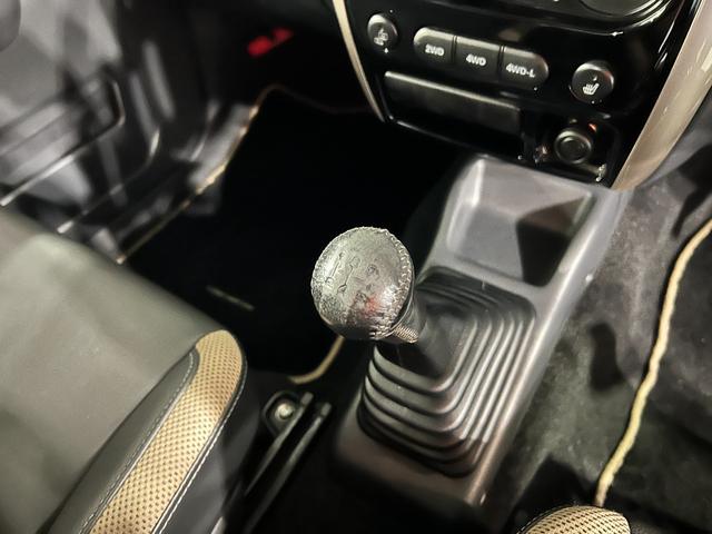 ジムニーランドベンチャー　車検整備付／４ＷＤ／ＭＴ／オーディオ１年保証距離無制限　走行距離４４０１１キロ　車検整備付　４ＷＤ　５速マニュアル　ＣＤオーディオ　マット　マニュアルエアコン（埼玉県）の中古車