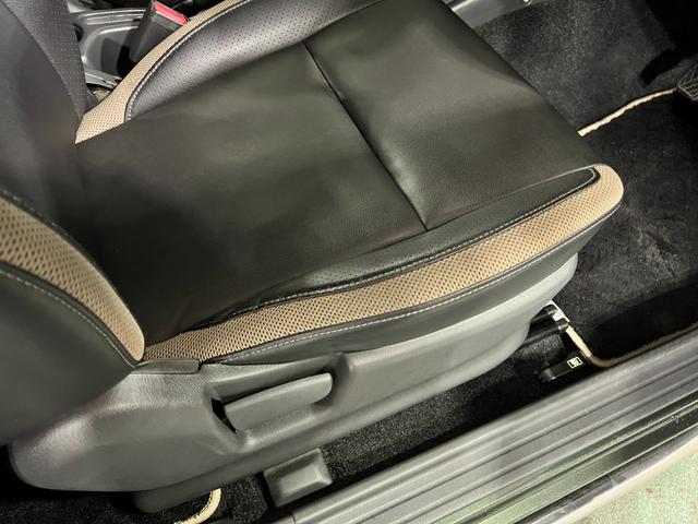 ジムニーランドベンチャー　車検整備付／４ＷＤ／ＭＴ／オーディオ１年保証距離無制限　走行距離４４０１１キロ　車検整備付　４ＷＤ　５速マニュアル　ＣＤオーディオ　マット　マニュアルエアコン（埼玉県）の中古車