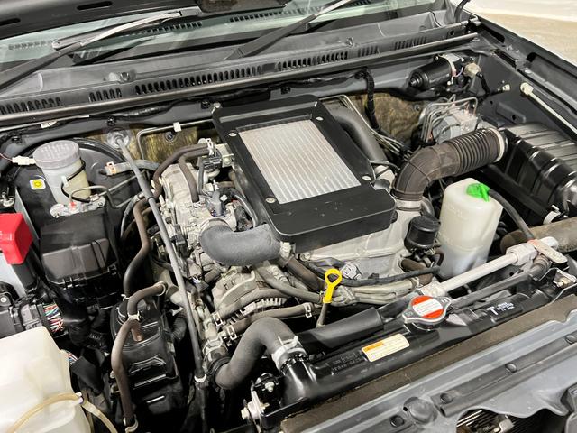 ジムニーランドベンチャー　車検整備付／４ＷＤ／ＭＴ／オーディオ１年保証距離無制限　走行距離４４０１１キロ　車検整備付　４ＷＤ　５速マニュアル　ＣＤオーディオ　マット　マニュアルエアコン（埼玉県）の中古車