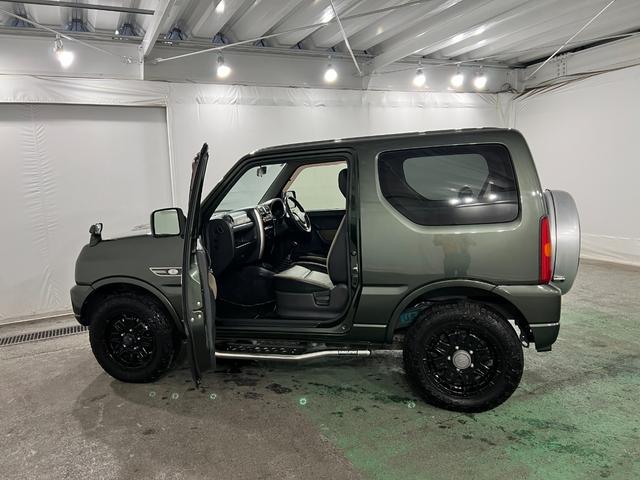 ジムニーランドベンチャー　車検整備付／４ＷＤ／ＭＴ／オーディオ１年保証距離無制限　走行距離４４０１１キロ　車検整備付　４ＷＤ　５速マニュアル　ＣＤオーディオ　マット　マニュアルエアコン（埼玉県）の中古車