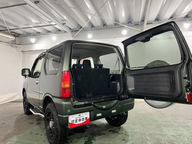ジムニーランドベンチャー　車検整備付／４ＷＤ／ＭＴ／オーディオ１年保証距離無制限　走行距離４４０１１キロ　車検整備付　４ＷＤ　５速マニュアル　ＣＤオーディオ　マット　マニュアルエアコン（埼玉県）の中古車