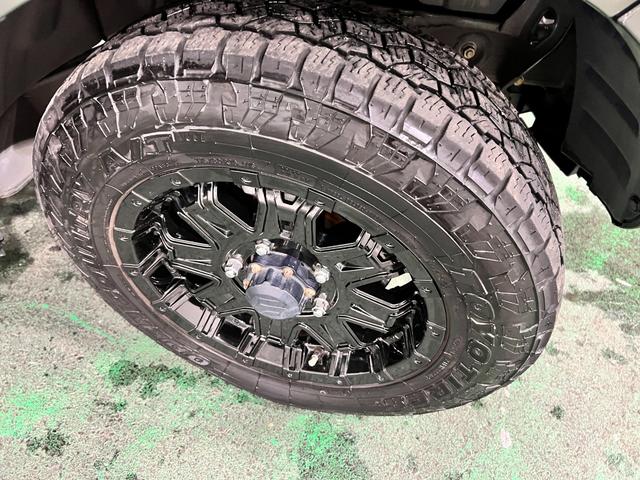ジムニーランドベンチャー　車検整備付／４ＷＤ／ＭＴ／オーディオ１年保証距離無制限　走行距離４４０１１キロ　車検整備付　４ＷＤ　５速マニュアル　ＣＤオーディオ　マット　マニュアルエアコン（埼玉県）の中古車