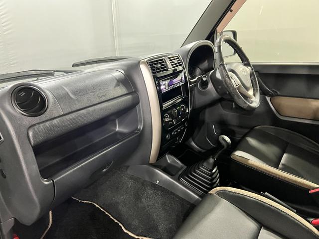 ジムニーランドベンチャー　車検整備付／４ＷＤ／ＭＴ／オーディオ１年保証距離無制限　走行距離４４０１１キロ　車検整備付　４ＷＤ　５速マニュアル　ＣＤオーディオ　マット　マニュアルエアコン（埼玉県）の中古車