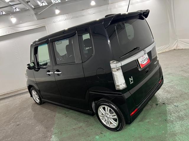 N−BOXカスタムG・Lパッケージ 走行68733キロ/ナビ/バックカメラ1年保証距離無制限 走行距離68733キロ ワンセグナビ バックカメラ 純正マット 助手席エアバッグ オートライト HIDヘッドランプ 片側電動スライドドア(埼玉県)の中古車